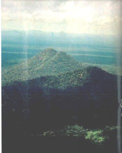 Imagem das supostas pirâmides publicada em 1979 pela Revista Veja.